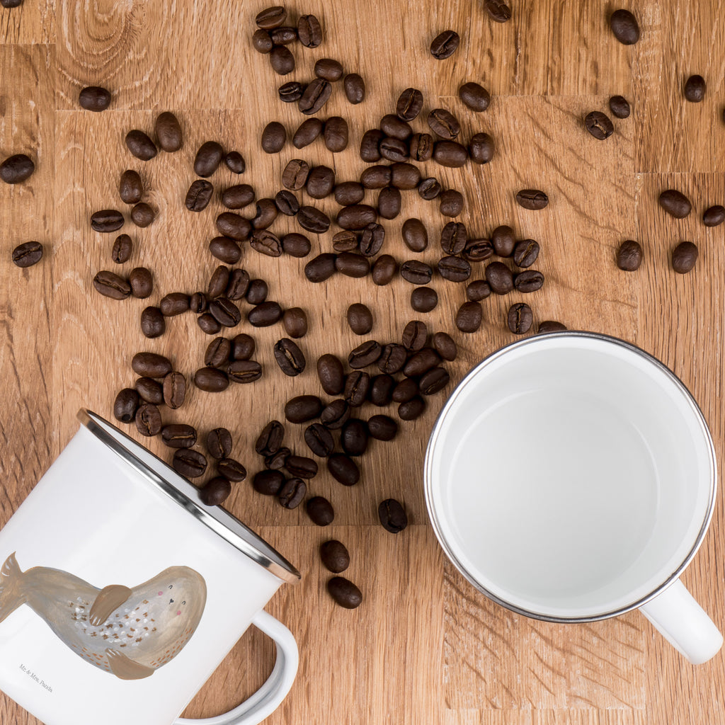 Camping Emaille Tasse Robbe lachend Campingtasse, Trinkbecher, Metalltasse, Outdoor Tasse, Emaille Trinkbecher, Blechtasse Outdoor, Emaille Campingbecher, Edelstahl Trinkbecher, Metalltasse für Camping, Kaffee Blechtasse, Camping Tasse Metall, Tiermotive, Gute Laune, lustige Sprüche, Tiere, Robbe, Robben, Seehund, Strand, Meerestier, Ostsee, Nordsee