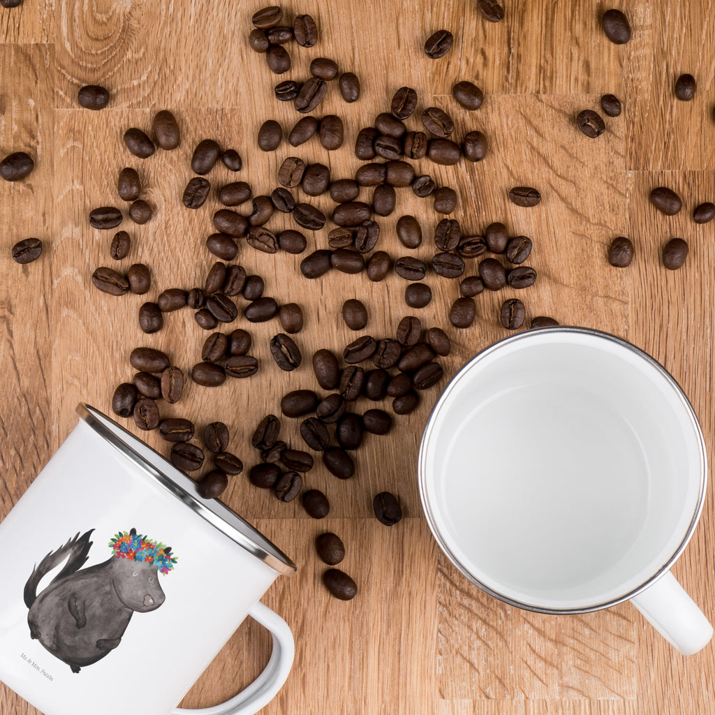 Camping Emaille Tasse Stinktier Blumenmaedchen Campingtasse, Trinkbecher, Metalltasse, Outdoor Tasse, Emaille Trinkbecher, Blechtasse Outdoor, Emaille Campingbecher, Edelstahl Trinkbecher, Metalltasse für Camping, Kaffee Blechtasse, Camping Tasse Metall, Stinktier, Skunk, Wildtier, Raubtier, Stinker, Stinki, Yoga, Namaste, Lebe, Liebe, Lache