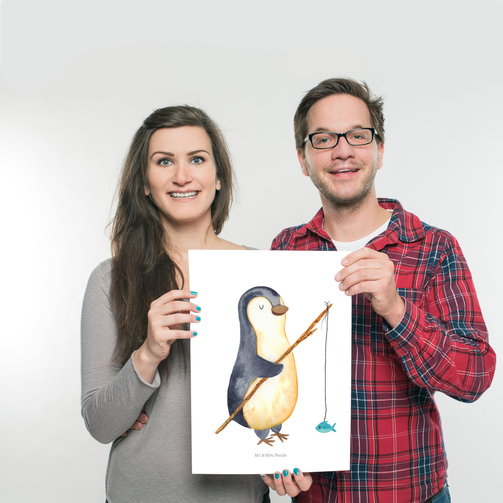 Poster Pinguin Angler Poster, Wandposter, Bild, Wanddeko, Küchenposter, Kinderposter, Wanddeko Bild, Raumdekoration, Wanddekoration, Handgemaltes Poster, Mr. & Mrs. Panda Poster, Designposter, Kunstdruck, Posterdruck, Pinguin, Pinguine, Angeln, Angler, Tagträume, Hobby, Plan, Planer, Tagesplan, Neustart, Motivation, Geschenk, Freundinnen, Geschenkidee, Urlaub, Wochenende