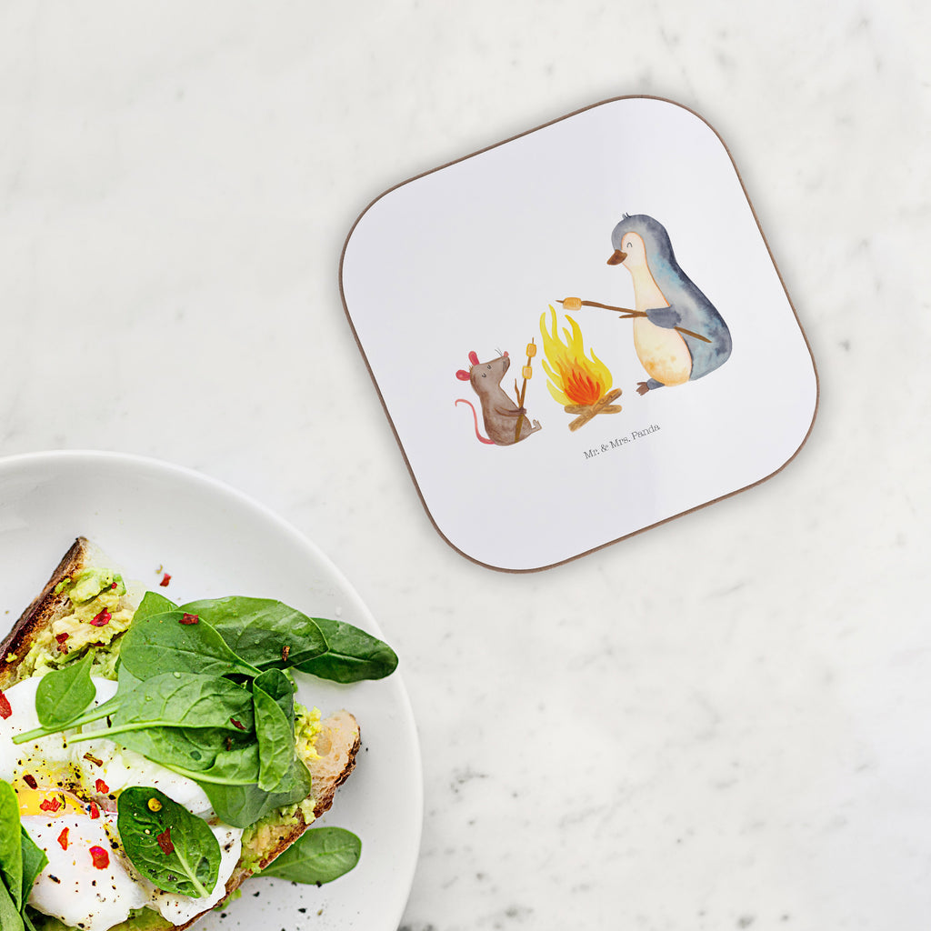 Quadratische Untersetzer Pinguin Lagerfeuer Bierdeckel, Glasuntersetzer, Untersetzer Gläser, Getränkeuntersetzer, Pinguin, Maus, Pinguine, Lagerfeuer, Leben, Arbeit, Job, Motivation, Büro, Büroalltag, Lebensspruch, Lebensmotivation, Neustart, Liebe, grillen, Feuer, Marshmallows