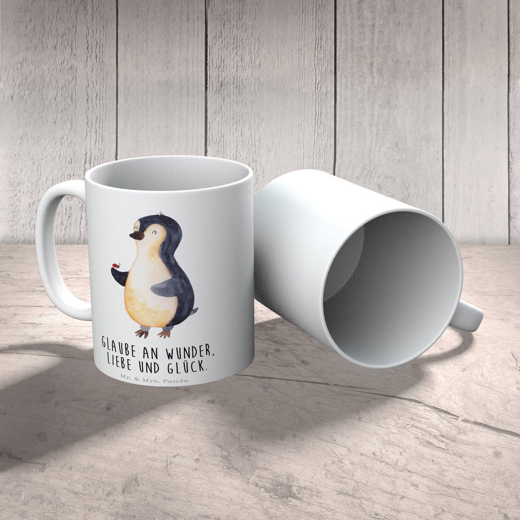Tasse Pinguin Marienkäfer Pinguin, Pinguine, Marienkäfer, Liebe, Wunder, Glück, Freude, Lebensfreude Becher, Kaffeetasse, Kaffeebecher, Tee, Frühstück, Büro  Pinguin