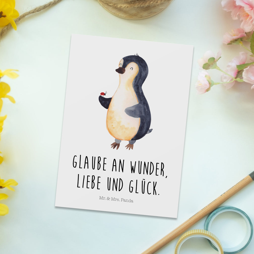 Postkarte Pinguin Marienkäfer Geschenkkarte, Grußkarte, Karte, Einladung, Ansichtskarte, Geburtstagskarte, Einladungskarte, Pinguin, Pinguine, Marienkäfer, Liebe, Wunder, Glück, Freude, Lebensfreude