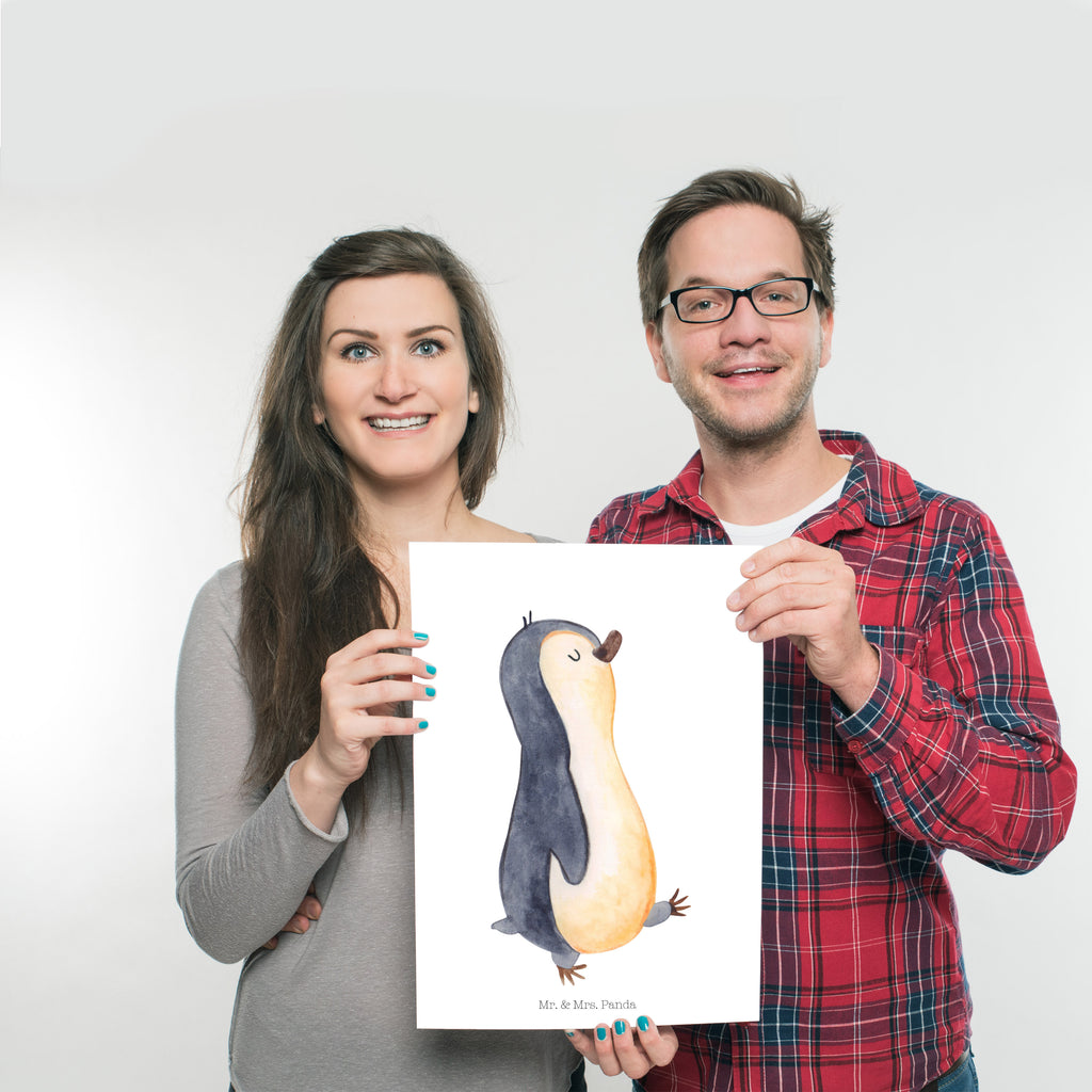 Poster Pinguin marschierend Poster, Wandposter, Bild, Wanddeko, Küchenposter, Kinderposter, Wanddeko Bild, Raumdekoration, Wanddekoration, Handgemaltes Poster, Mr. & Mrs. Panda Poster, Designposter, Kunstdruck, Posterdruck, Pinguin, Pinguine, Frühaufsteher, Langschläfer, Bruder, Schwester, Familie
