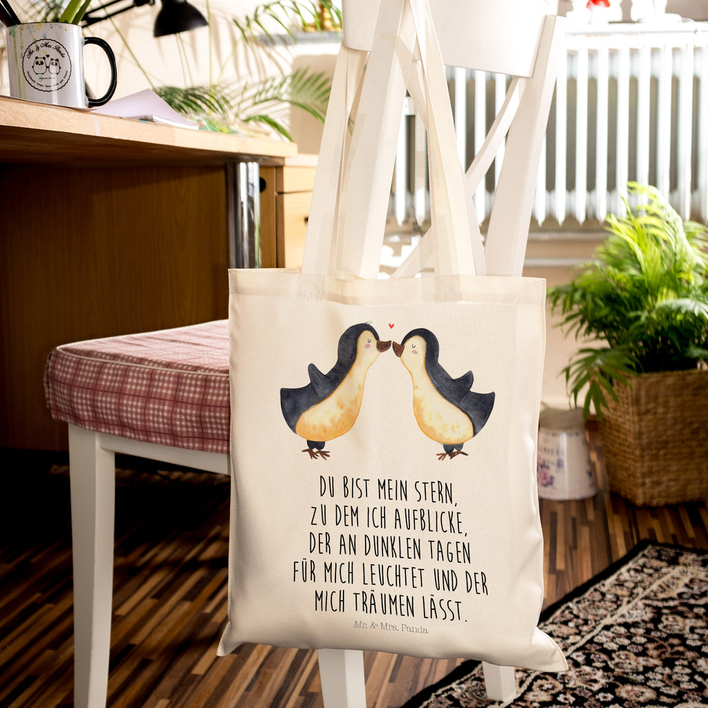 Tragetasche Pinguin Liebe Beuteltasche, Beutel, Einkaufstasche, Jutebeutel, Stoffbeutel, Liebe, Partner, Freund, Freundin, Ehemann, Ehefrau, Heiraten, Verlobung, Heiratsantrag, Liebesgeschenk, Jahrestag, Hocheitstag, Pinguin, Pinguine, Pinguin Paar, Pinguinpaar, Pinguin Liebe, Paar, Pärchen. Liebespaar, Liebesbeweis, Liebesspruch, Hochzeitstag, Geschenk Freund, Geschenk Freundin, Verlobte, Verlobter, Love, Geschenk Hochzeitstag, Geschenkidee, Hochzeit, Gastgeschenk