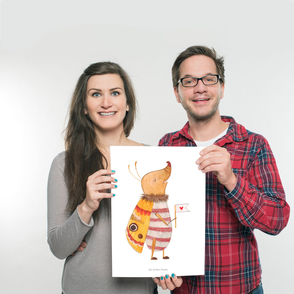 Poster Nachtfalter mit Fähnchen Poster, Wandposter, Bild, Wanddeko, Küchenposter, Kinderposter, Wanddeko Bild, Raumdekoration, Wanddekoration, Handgemaltes Poster, Mr. & Mrs. Panda Poster, Designposter, Kunstdruck, Posterdruck, Tiermotive, Gute Laune, lustige Sprüche, Tiere, Nachtfalter, Käfer, Spruch lustig, Spruch witzig, süß, niedlich, Küche Deko, Was kostet die Welt