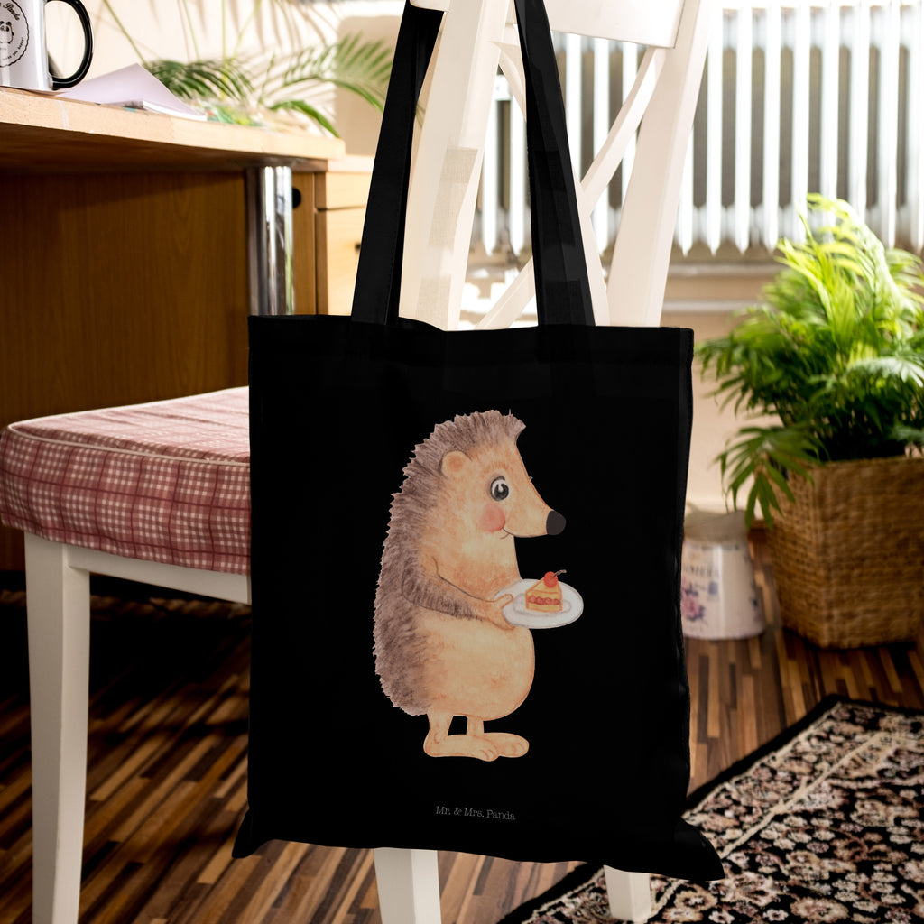 Tragetasche Igel mit Kuchenstück Beuteltasche, Beutel, Einkaufstasche, Jutebeutel, Stoffbeutel, Tiermotive, Gute Laune, lustige Sprüche, Tiere, Igel, Essen Spruch, Kuchen, Backen Geschenk, Kuchen backen, Einladung Party, Geburtstagskuchen, Torte