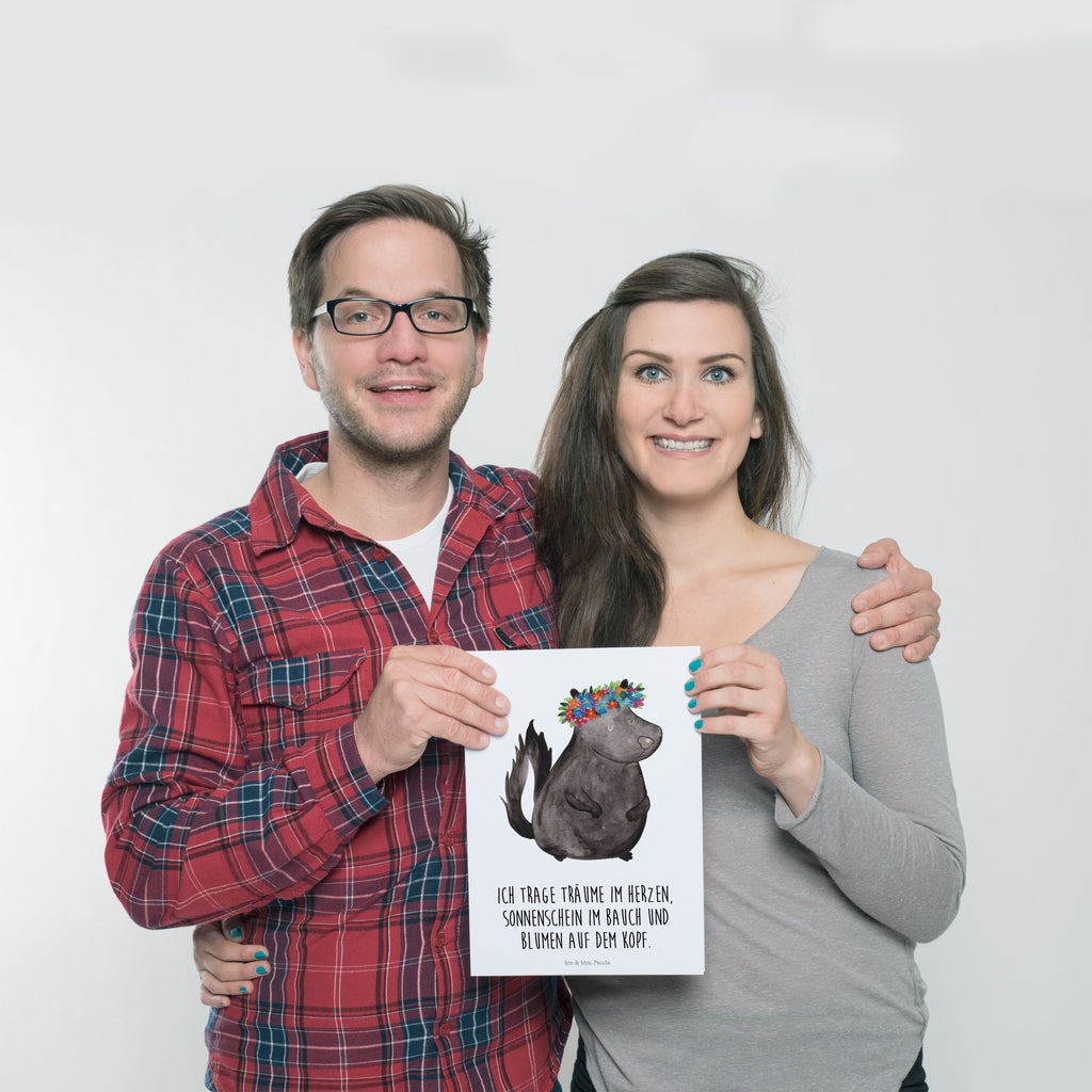 Poster Stinktier Blumenmaedchen Poster, Wandposter, Bild, Wanddeko, Küchenposter, Kinderposter, Wanddeko Bild, Raumdekoration, Wanddekoration, Handgemaltes Poster, Mr. & Mrs. Panda Poster, Designposter, Kunstdruck, Posterdruck, Stinktier, Skunk, Wildtier, Raubtier, Stinker, Stinki, Yoga, Namaste, Lebe, Liebe, Lache