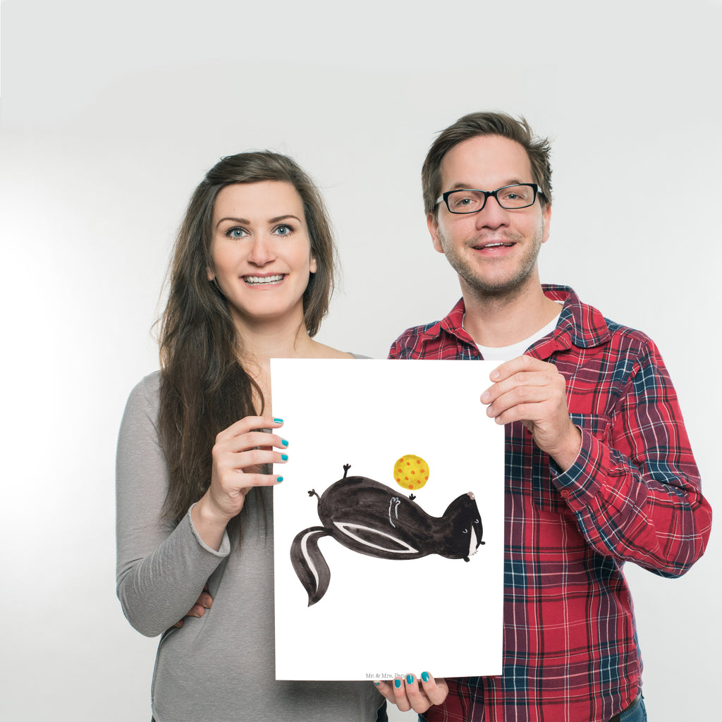 Poster Stinktier Ball Poster, Wandposter, Bild, Wanddeko, Küchenposter, Kinderposter, Wanddeko Bild, Raumdekoration, Wanddekoration, Handgemaltes Poster, Mr. & Mrs. Panda Poster, Designposter, Kunstdruck, Posterdruck, Stinktier, Skunk, Wildtier, Raubtier, Stinker, Stinki, verspielt, Weisheit