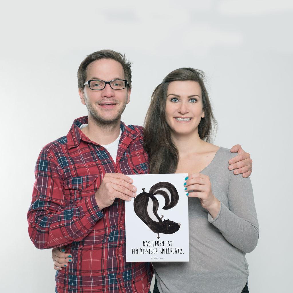 Poster Stinktier Handstand Poster, Wandposter, Bild, Wanddeko, Küchenposter, Kinderposter, Wanddeko Bild, Raumdekoration, Wanddekoration, Handgemaltes Poster, Mr. & Mrs. Panda Poster, Designposter, Kunstdruck, Posterdruck, Stinktier, Skunk, Wildtier, Raubtier, Stinker, Stinki, Spielplatz, verpielt, Kind