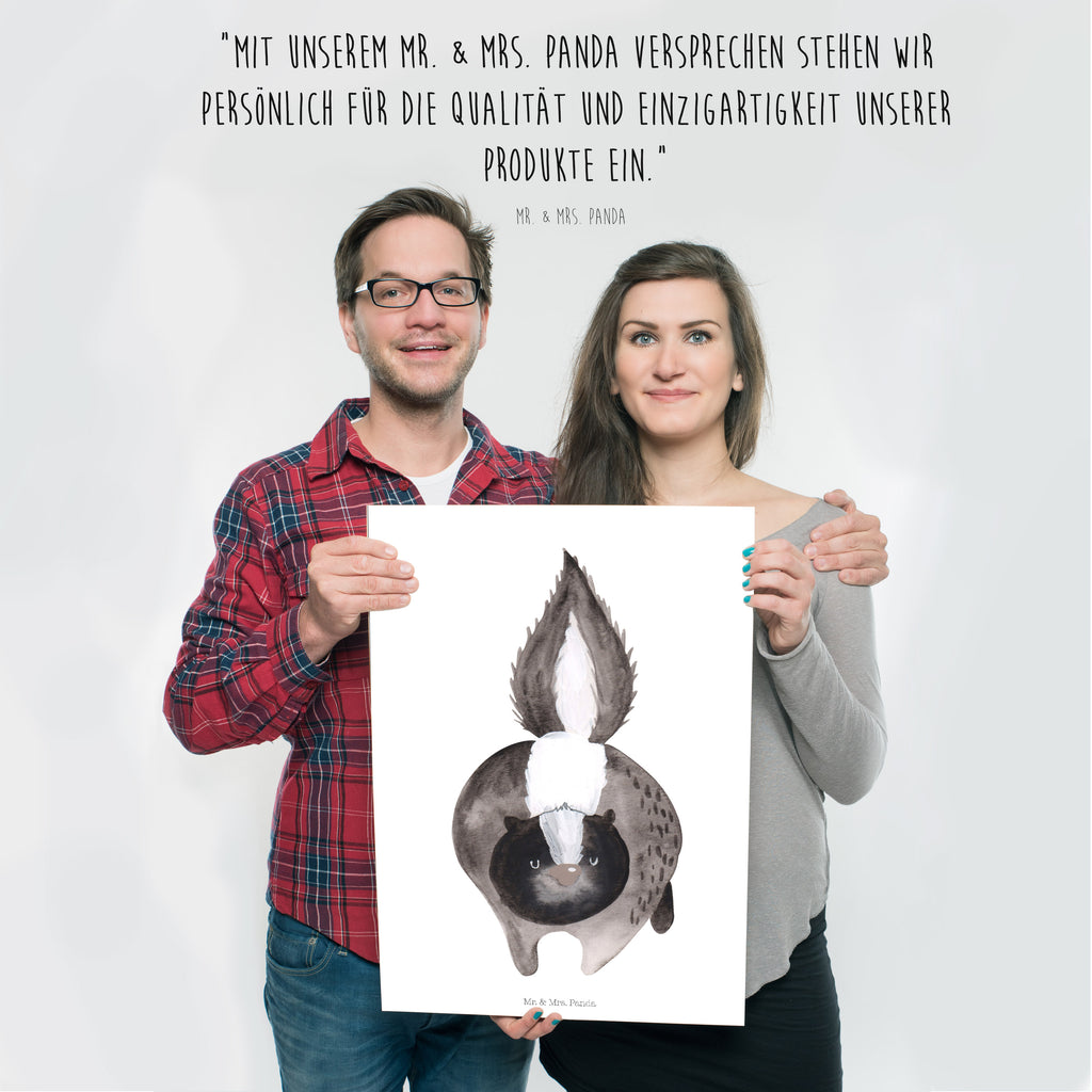 Poster Stinktier Angriff Poster, Wandposter, Bild, Wanddeko, Küchenposter, Kinderposter, Wanddeko Bild, Raumdekoration, Wanddekoration, Handgemaltes Poster, Mr. & Mrs. Panda Poster, Designposter, Kunstdruck, Posterdruck, Stinktier, Skunk, Wildtier, Raubtier, Stinker, Stinki, wütend, Drohung