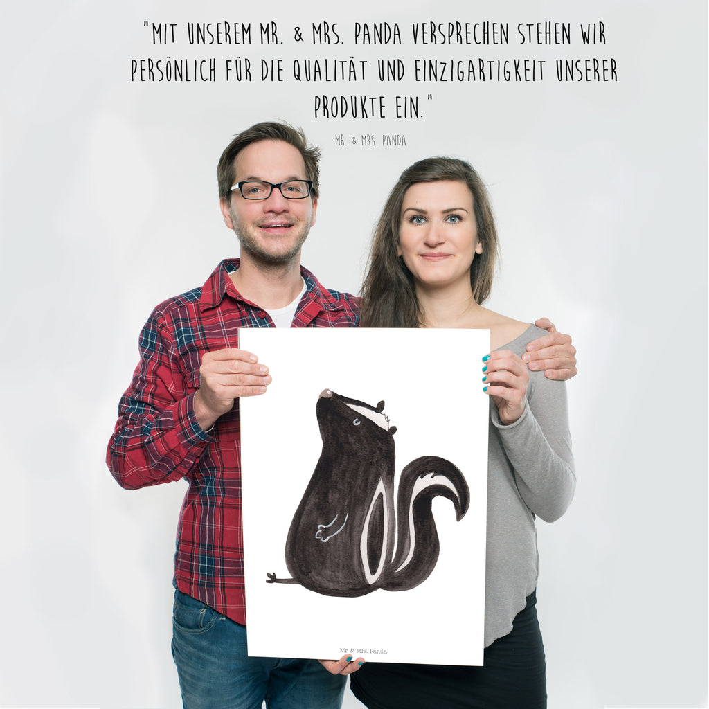 Poster Stinktier sitzend Poster, Wandposter, Bild, Wanddeko, Küchenposter, Kinderposter, Wanddeko Bild, Raumdekoration, Wanddekoration, Handgemaltes Poster, Mr. & Mrs. Panda Poster, Designposter, Kunstdruck, Posterdruck, Stinktier, Skunk, Wildtier, Raubtier, Stinker, Stinki, Spruch, Büro, Recht, Besserwisser