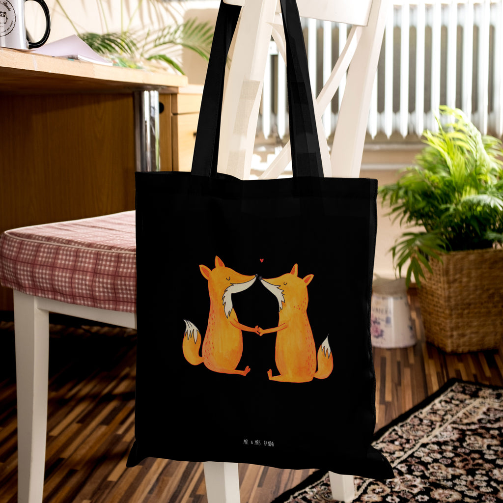 Tragetasche Füchse Liebe Beuteltasche, Beutel, Einkaufstasche, Jutebeutel, Stoffbeutel, Fuchs, Füchse, Fox, Liebe, Liebespaar, Paar, Partner, Freundin, Freund, Ehe, Verlobte, Ehemann, Ehefrau, Liebesbeweis