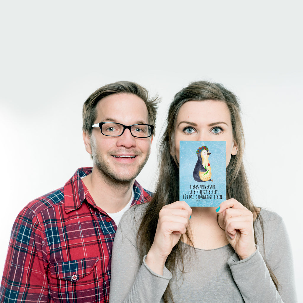 Postkarte Pinguin Blumenkranz Geschenkkarte, Grußkarte, Karte, Einladung, Ansichtskarte, Geburtstagskarte, Einladungskarte, Pinguin, Pinguine, Blumenkranz, Universum, Leben, Wünsche, Ziele, Lebensziele, Motivation, Lebenslust, Liebeskummer, Geschenkidee