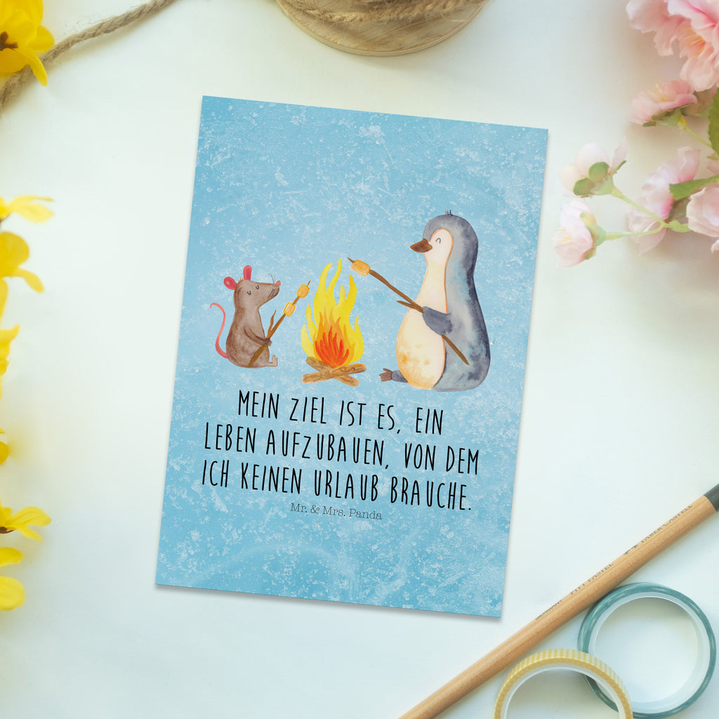 Postkarte Pinguin Lagerfeuer Geschenkkarte, Grußkarte, Karte, Einladung, Ansichtskarte, Geburtstagskarte, Einladungskarte, Pinguin, Maus, Pinguine, Lagerfeuer, Leben, Arbeit, Job, Motivation, Büro, Büroalltag, Lebensspruch, Lebensmotivation, Neustart, Liebe, grillen, Feuer, Marshmallows