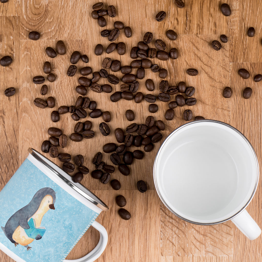 Camping Emaille Tasse Pinguin Buch Campingtasse, Trinkbecher, Metalltasse, Outdoor Tasse, Emaille Trinkbecher, Blechtasse Outdoor, Emaille Campingbecher, Edelstahl Trinkbecher, Metalltasse für Camping, Kaffee Blechtasse, Camping Tasse Metall, Pinguin, Pinguine, Buch, Lesen, Bücherwurm, Nichtstun, Faulenzen, Ferien, Urlaub, Freizeit