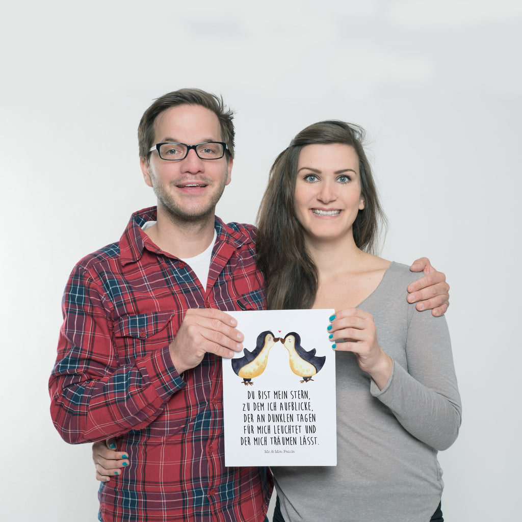 Poster Pinguin Liebe Poster, Wandposter, Bild, Wanddeko, Küchenposter, Kinderposter, Wanddeko Bild, Raumdekoration, Wanddekoration, Handgemaltes Poster, Mr. & Mrs. Panda Poster, Designposter, Kunstdruck, Posterdruck, Liebe, Partner, Freund, Freundin, Ehemann, Ehefrau, Heiraten, Verlobung, Heiratsantrag, Liebesgeschenk, Jahrestag, Hocheitstag, Pinguin, Pinguine, Pinguin Paar, Pinguinpaar, Pinguin Liebe, Paar, Pärchen. Liebespaar, Liebesbeweis, Liebesspruch, Hochzeitstag, Geschenk Freund, Geschenk Freundin, Verlobte, Verlobter, Love, Geschenk Hochzeitstag, Geschenkidee, Hochzeit, Gastgeschenk