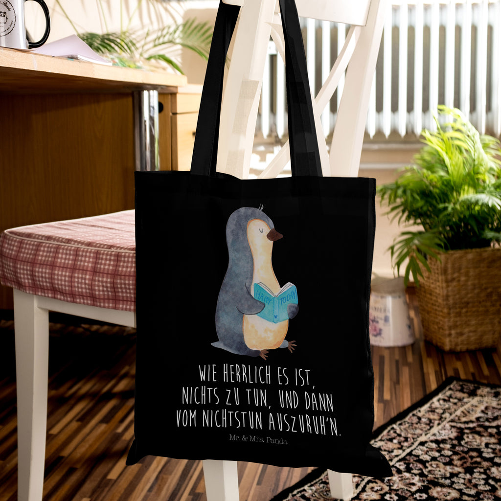 Tragetasche Pinguin Buch Beuteltasche, Beutel, Einkaufstasche, Jutebeutel, Stoffbeutel, Pinguin, Pinguine, Buch, Lesen, Bücherwurm, Nichtstun, Faulenzen, Ferien, Urlaub, Freizeit