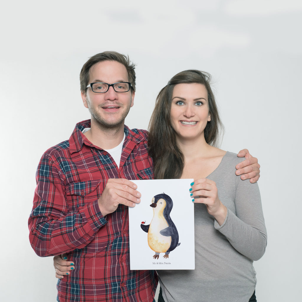 Poster Pinguin Marienkäfer Poster, Wandposter, Bild, Wanddeko, Küchenposter, Kinderposter, Wanddeko Bild, Raumdekoration, Wanddekoration, Handgemaltes Poster, Mr. & Mrs. Panda Poster, Designposter, Kunstdruck, Posterdruck, Pinguin, Pinguine, Marienkäfer, Liebe, Wunder, Glück, Freude, Lebensfreude