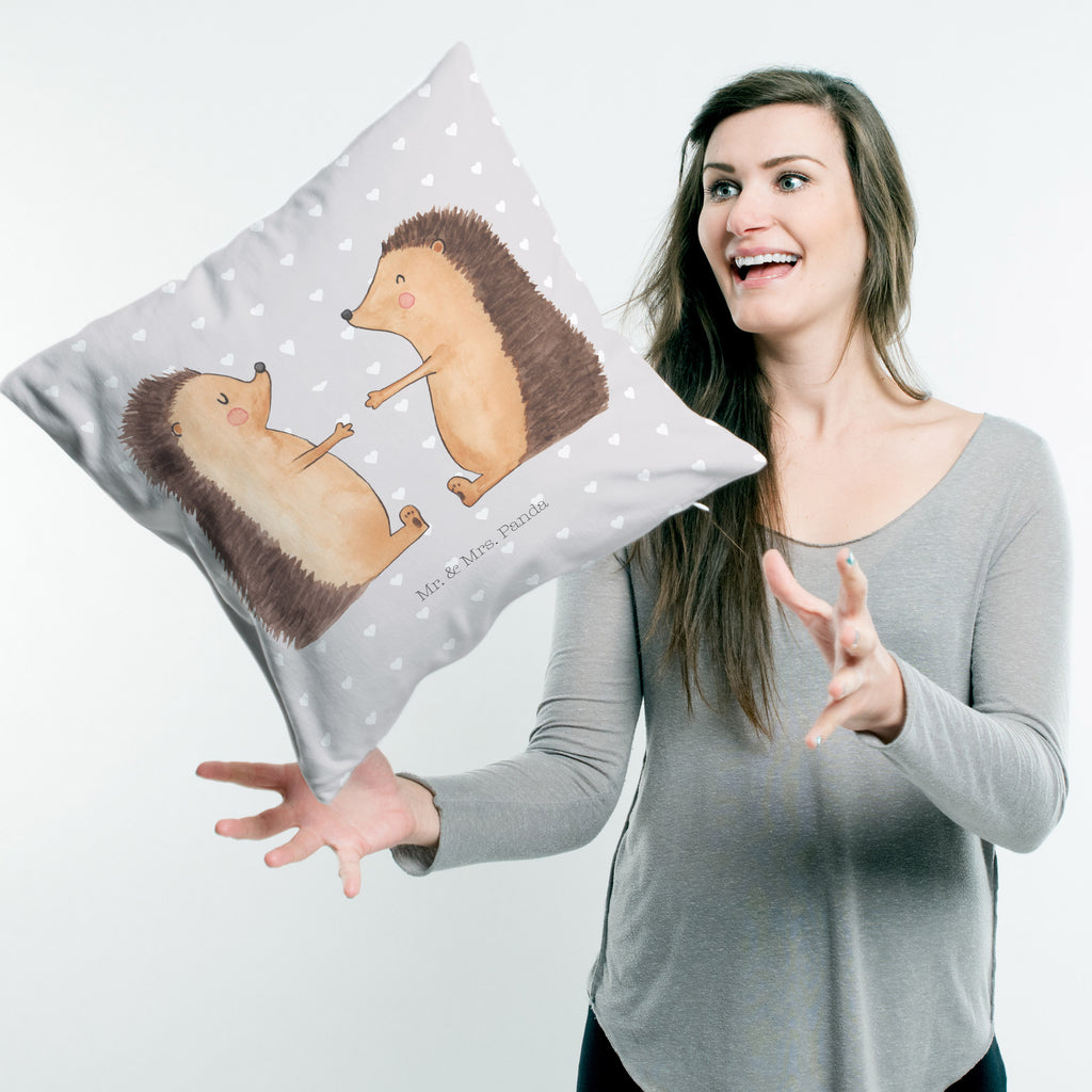 40x40 Kissen Igel Liebe Kissenhülle, Kopfkissen, Sofakissen, Dekokissen, Motivkissen, Liebe, Partner, Freund, Freundin, Ehemann, Ehefrau, Heiraten, Verlobung, Heiratsantrag, Liebesgeschenk, Jahrestag, Hocheitstag, Verliebt, Verlobt, Verheiratet, Geschenk, Liebesbeweis, Hochzeitstag, Hochzeit, Igel