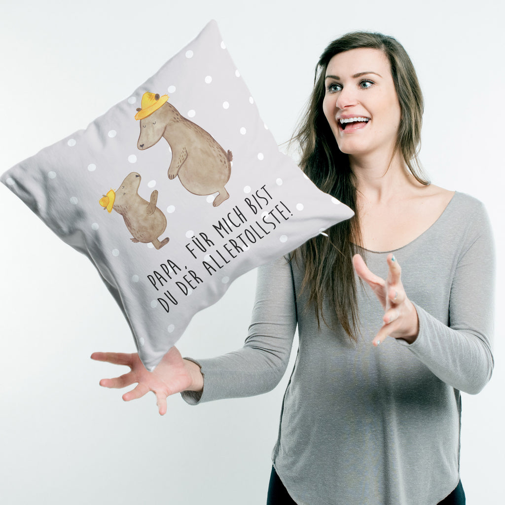 40x40 Kissen Bären mit Hut Kissenhülle, Kopfkissen, Sofakissen, Dekokissen, Motivkissen, Familie, Vatertag, Muttertag, Bruder, Schwester, Mama, Papa, Oma, Opa, Bär, Bären, Vater, Papi, Paps, Dad, Daddy, Lieblingsmensch, Sohn, Söhne, Kind, Kinder, Vater-Sohn, Family, Vorbild