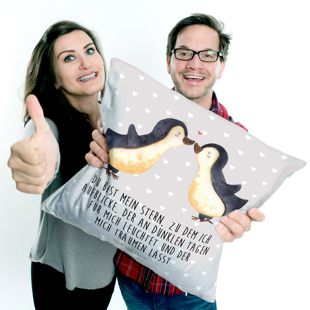 40x40 Kissen Pinguin Liebe Kissenhülle, Kopfkissen, Sofakissen, Dekokissen, Motivkissen, Liebe, Partner, Freund, Freundin, Ehemann, Ehefrau, Heiraten, Verlobung, Heiratsantrag, Liebesgeschenk, Jahrestag, Hocheitstag, Pinguin, Pinguine, Pinguin Paar, Pinguinpaar, Pinguin Liebe, Paar, Pärchen. Liebespaar, Liebesbeweis, Liebesspruch, Hochzeitstag, Geschenk Freund, Geschenk Freundin, Verlobte, Verlobter, Love, Geschenk Hochzeitstag, Geschenkidee, Hochzeit, Gastgeschenk
