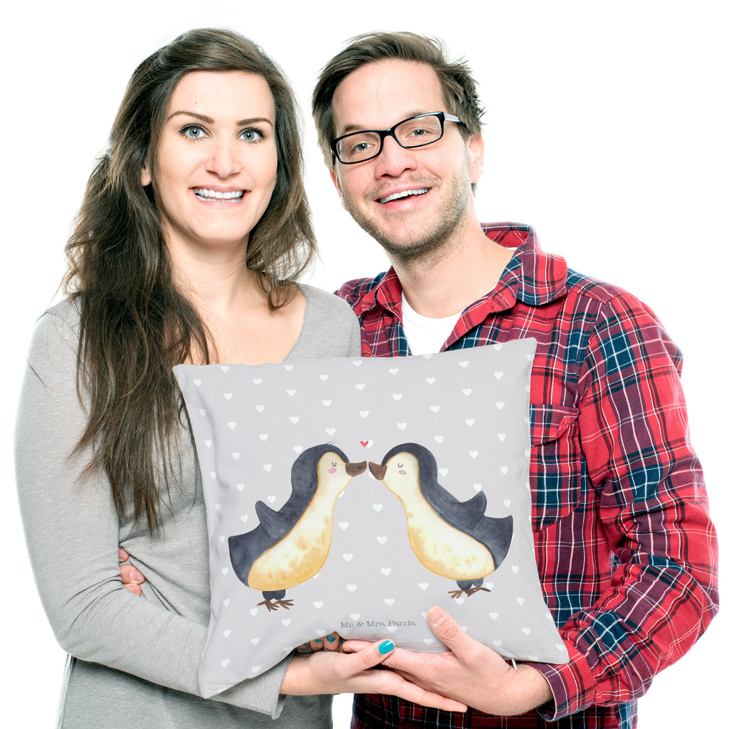 40x40 Kissen Pinguin Liebe Kissenhülle, Kopfkissen, Sofakissen, Dekokissen, Motivkissen, Liebe, Partner, Freund, Freundin, Ehemann, Ehefrau, Heiraten, Verlobung, Heiratsantrag, Liebesgeschenk, Jahrestag, Hocheitstag, Pinguin, Pinguine, Pinguin Paar, Pinguinpaar, Pinguin Liebe, Paar, Pärchen. Liebespaar, Liebesbeweis, Liebesspruch, Hochzeitstag, Geschenk Freund, Geschenk Freundin, Verlobte, Verlobter, Love, Geschenk Hochzeitstag, Geschenkidee, Hochzeit, Gastgeschenk