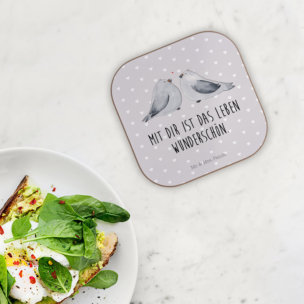 Quadratische Untersetzer Turteltauben Liebe Bierdeckel, Glasuntersetzer, Untersetzer Gläser, Getränkeuntersetzer, Liebe, Partner, Freund, Freundin, Ehemann, Ehefrau, Heiraten, Verlobung, Heiratsantrag, Liebesgeschenk, Jahrestag, Hocheitstag, Turteltauben, Turteltäubchen, Tauben, Verliebt, Verlobt, Verheiratet, Geschenk Freundin, Geschenk Freund, Liebesbeweis, Hochzeitstag, Geschenk Hochzeit