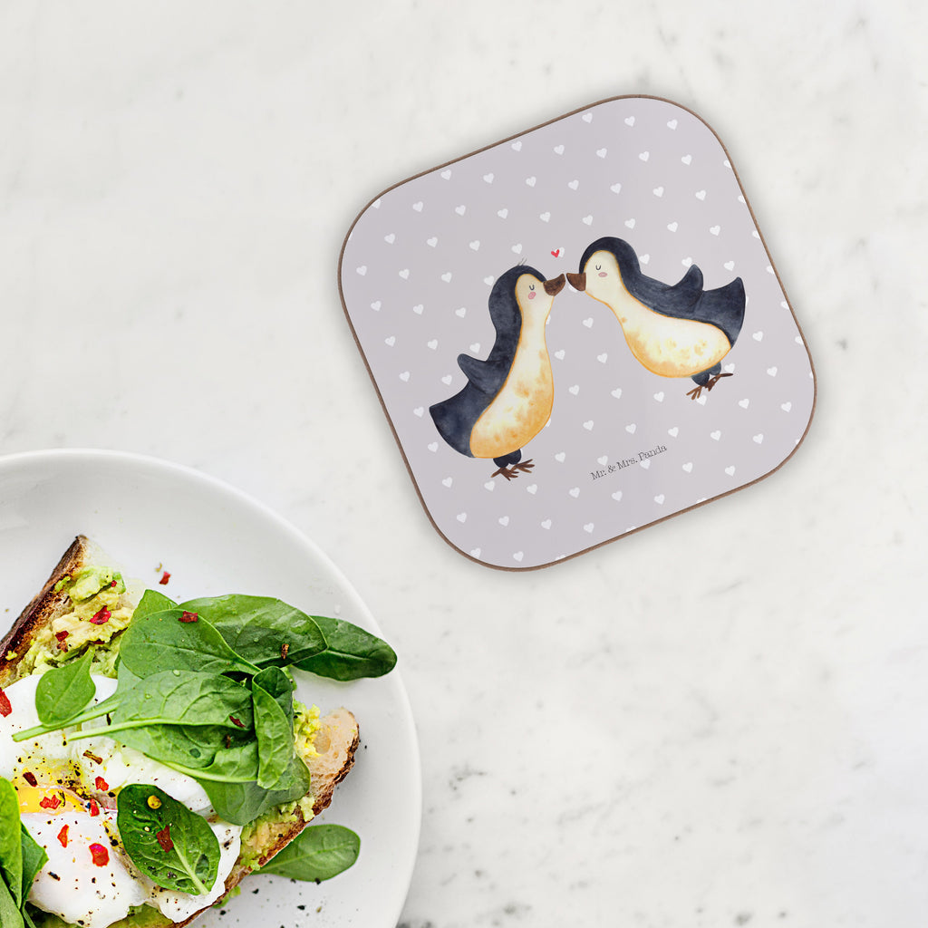 Quadratische Untersetzer Pinguin Liebe Bierdeckel, Glasuntersetzer, Untersetzer Gläser, Getränkeuntersetzer, Liebe, Partner, Freund, Freundin, Ehemann, Ehefrau, Heiraten, Verlobung, Heiratsantrag, Liebesgeschenk, Jahrestag, Hocheitstag, Pinguin, Pinguine, Pinguin Paar, Pinguinpaar, Pinguin Liebe, Paar, Pärchen. Liebespaar, Liebesbeweis, Liebesspruch, Hochzeitstag, Geschenk Freund, Geschenk Freundin, Verlobte, Verlobter, Love, Geschenk Hochzeitstag, Geschenkidee, Hochzeit, Gastgeschenk