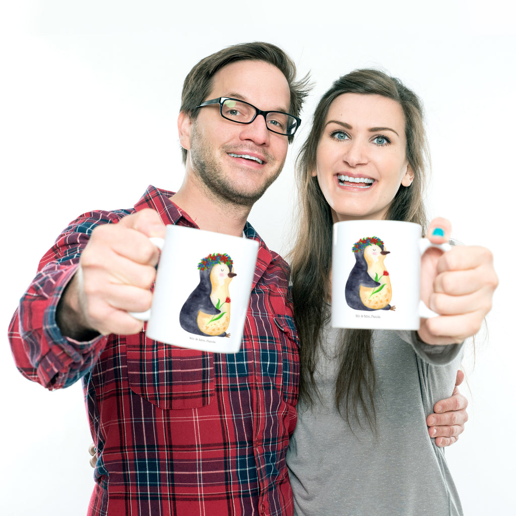 Tasse Pinguin Blumenkranz Pinguin, Pinguine, Blumenkranz, Universum, Leben, Wünsche, Ziele, Lebensziele, Motivation, Lebenslust, Liebeskummer, Geschenkidee	 Becher, Kaffeetasse, Kaffeebecher, Tee, Frühstück, Büro  Pinguin