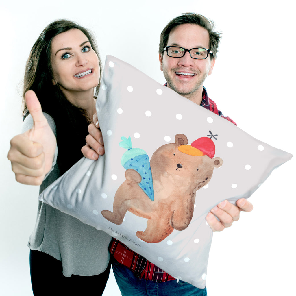 40x40 Kissen Bär mit Schultüte Kissenhülle, Kopfkissen, Sofakissen, Dekokissen, Motivkissen, Bär, Teddy, Teddybär, Bär Motiv, Schultüte, Erster Schultag Geschenk, Einschulung Geschenk, Schule Geschenk, Grundschule, Schulanfang, Schulbeginn