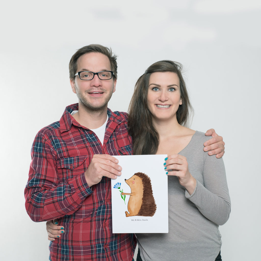 Poster Igel mit Blume Poster, Wandposter, Bild, Wanddeko, Küchenposter, Kinderposter, Wanddeko Bild, Raumdekoration, Wanddekoration, Handgemaltes Poster, Mr. & Mrs. Panda Poster, Designposter, Kunstdruck, Posterdruck, Tiermotive, Gute Laune, lustige Sprüche, Tiere, Igel, Gute Besserung, Genesungswünsche, Krankheit, Krankenhaus, krank, Besuch