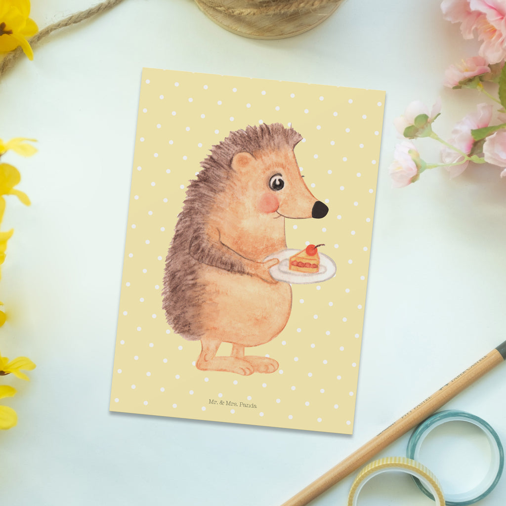 Postkarte Igel mit Kuchenstück Geschenkkarte, Grußkarte, Karte, Einladung, Ansichtskarte, Geburtstagskarte, Einladungskarte, Dankeskarte, Tiermotive, Gute Laune, lustige Sprüche, Tiere, Igel, Essen Spruch, Kuchen, Backen Geschenk, Kuchen backen, Einladung Party, Geburtstagskuchen, Torte