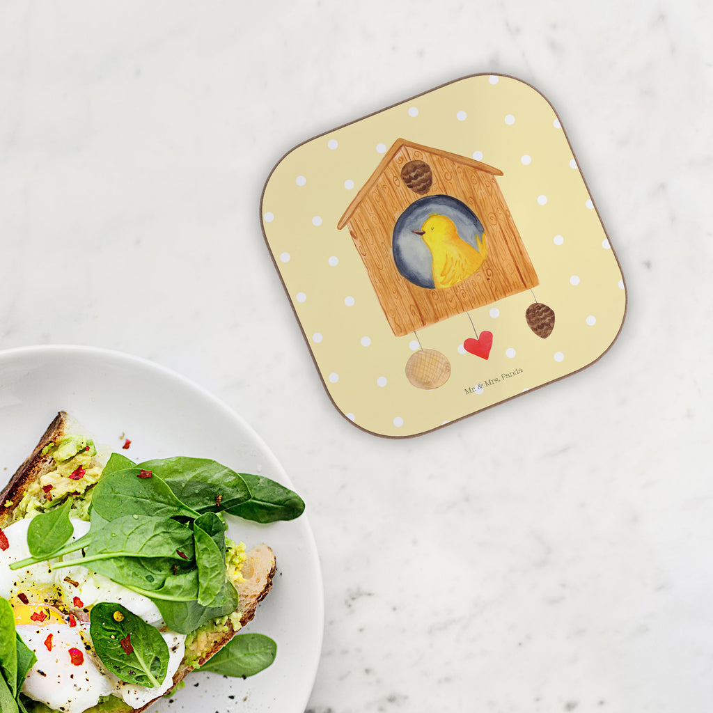 Quadratische Untersetzer Vogelhaus Bierdeckel, Glasuntersetzer, Untersetzer Gläser, Getränkeuntersetzer, Tiermotive, Gute Laune, lustige Sprüche, Tiere, Vogel, Vögel, Vogelhaus, Vogelhäuschen, Home sweet home, Zuhause, Nest, Eigenheim, Familie, Wohnung, Haus, unser Haus, Lieblingsort, Castle