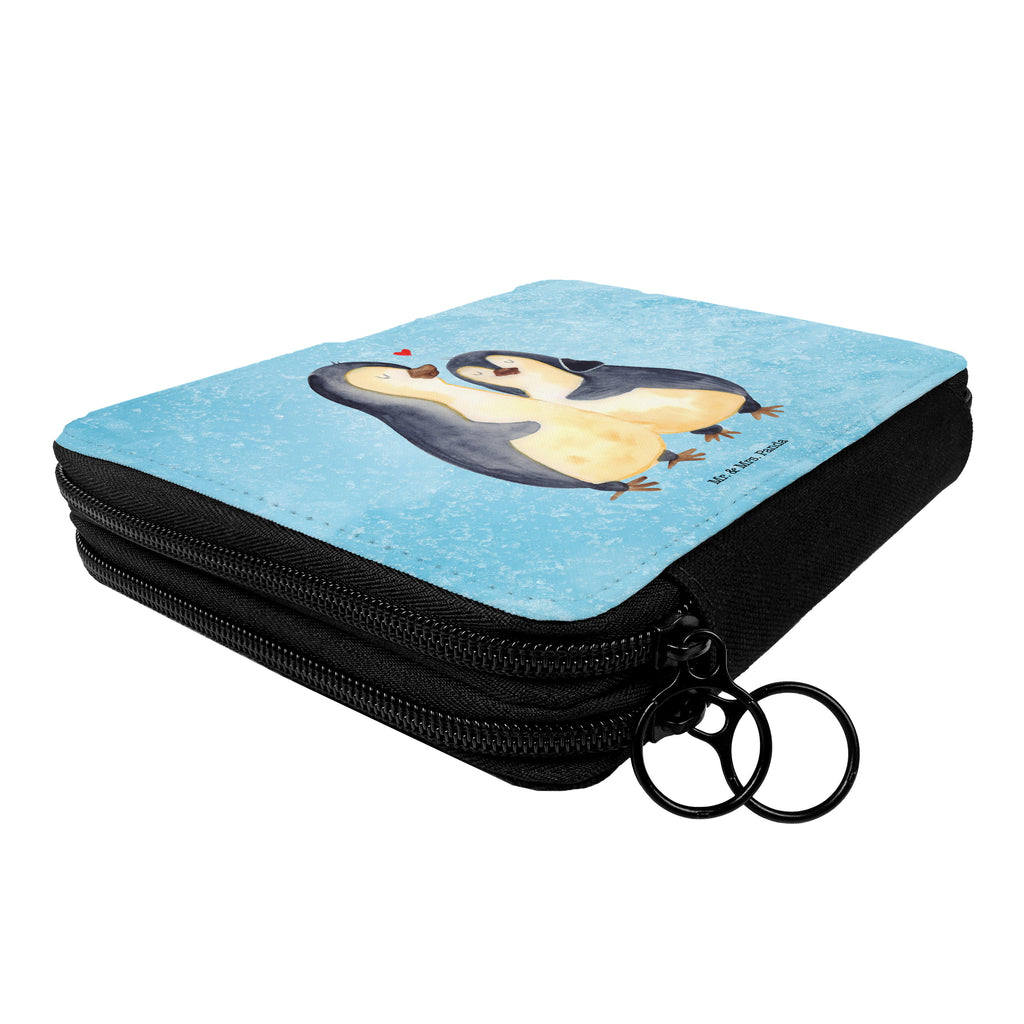 Federmappe Pinguin umarmend Federmappe, Stiftetasche, Stifte Etui, Schule, Einschulung, Geschenk, Kind, Schüler, Schülerin, Stifterolle, Federmäppchen, Motiv, Grundschule, Federmäppchen bedruckt, Büro Stifte Etui, Bestückte Federmappe, Kinder Federmappe, Federmappe Einschulung, Pinguin, Liebe, Liebespaar, Liebesbeweis, Liebesgeschenk, Verlobung, Jahrestag, Hochzeitstag, Hochzeit, Hochzeitsgeschenk