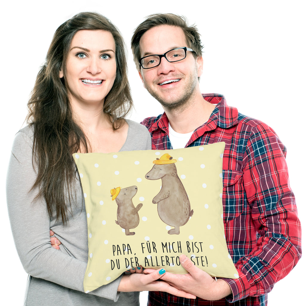 40x40 Kissen Bären mit Hut Kissenhülle, Kopfkissen, Sofakissen, Dekokissen, Motivkissen, Familie, Vatertag, Muttertag, Bruder, Schwester, Mama, Papa, Oma, Opa, Bär, Bären, Vater, Papi, Paps, Dad, Daddy, Lieblingsmensch, Sohn, Söhne, Kind, Kinder, Vater-Sohn, Family, Vorbild