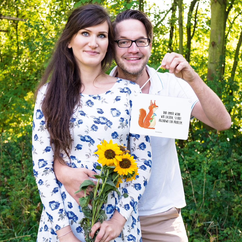 Deko Schild Eichhörnchen Blume Dekoschild, Deko Schild, Schild, Tür Schild, Türschild, Holzschild, Wandschild, Wanddeko, Tiermotive, Gute Laune, lustige Sprüche, Tiere, Eichhörnchen, Eichhorn, Spruch positiv, Lachen, Spaß, Motivation Sprüche, Motivation Bilder, glücklich Spruch, Spruch Deko