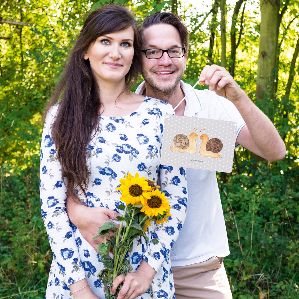 Deko Schild Schnecken Liebe Dekoschild, Deko Schild, Schild, Tür Schild, Türschild, Holzschild, Wandschild, Wanddeko, Liebe, Partner, Freund, Freundin, Ehemann, Ehefrau, Heiraten, Verlobung, Heiratsantrag, Liebesgeschenk, Jahrestag, Hocheitstag