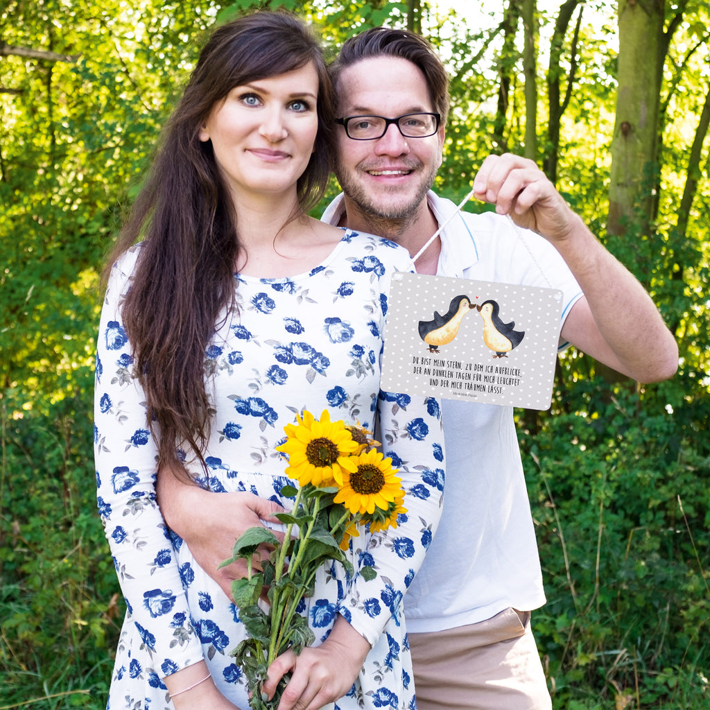 Deko Schild Pinguin Liebe Dekoschild, Deko Schild, Schild, Tür Schild, Türschild, Holzschild, Wandschild, Wanddeko, Liebe, Partner, Freund, Freundin, Ehemann, Ehefrau, Heiraten, Verlobung, Heiratsantrag, Liebesgeschenk, Jahrestag, Hocheitstag, Pinguin, Pinguine, Pinguin Paar, Pinguinpaar, Pinguin Liebe, Paar, Pärchen. Liebespaar, Liebesbeweis, Liebesspruch, Hochzeitstag, Geschenk Freund, Geschenk Freundin, Verlobte, Verlobter, Love, Geschenk Hochzeitstag, Geschenkidee, Hochzeit, Gastgeschenk