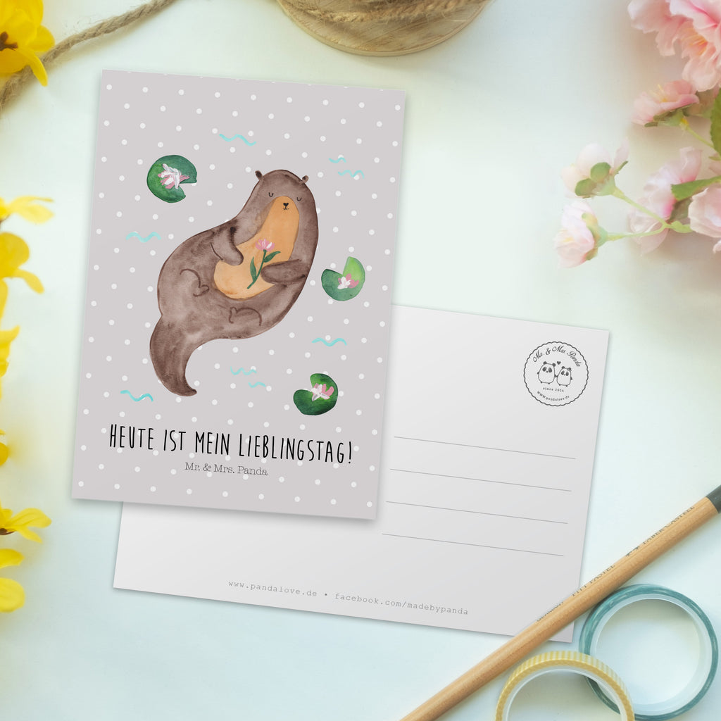 Postkarte Otter mit Seerose Geschenkkarte, Grußkarte, Karte, Einladung, Ansichtskarte, Geburtstagskarte, Einladungskarte, Otter, Fischotter, Seeotter, Otter Seeotter See Otter