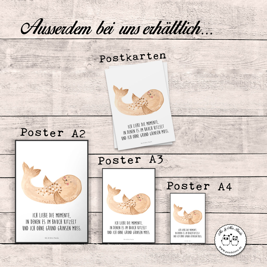 Poster Robbe liegend Poster, Wandposter, Bild, Wanddeko, Küchenposter, Kinderposter, Wanddeko Bild, Raumdekoration, Wanddekoration, Handgemaltes Poster, Mr. & Mrs. Panda Poster, Designposter, Kunstdruck, Posterdruck, Tiermotive, Gute Laune, lustige Sprüche, Tiere, Robbe, Robben, Seehund, Strand, Meerestier, Ostsee, Nordsee, Lachen, Freude