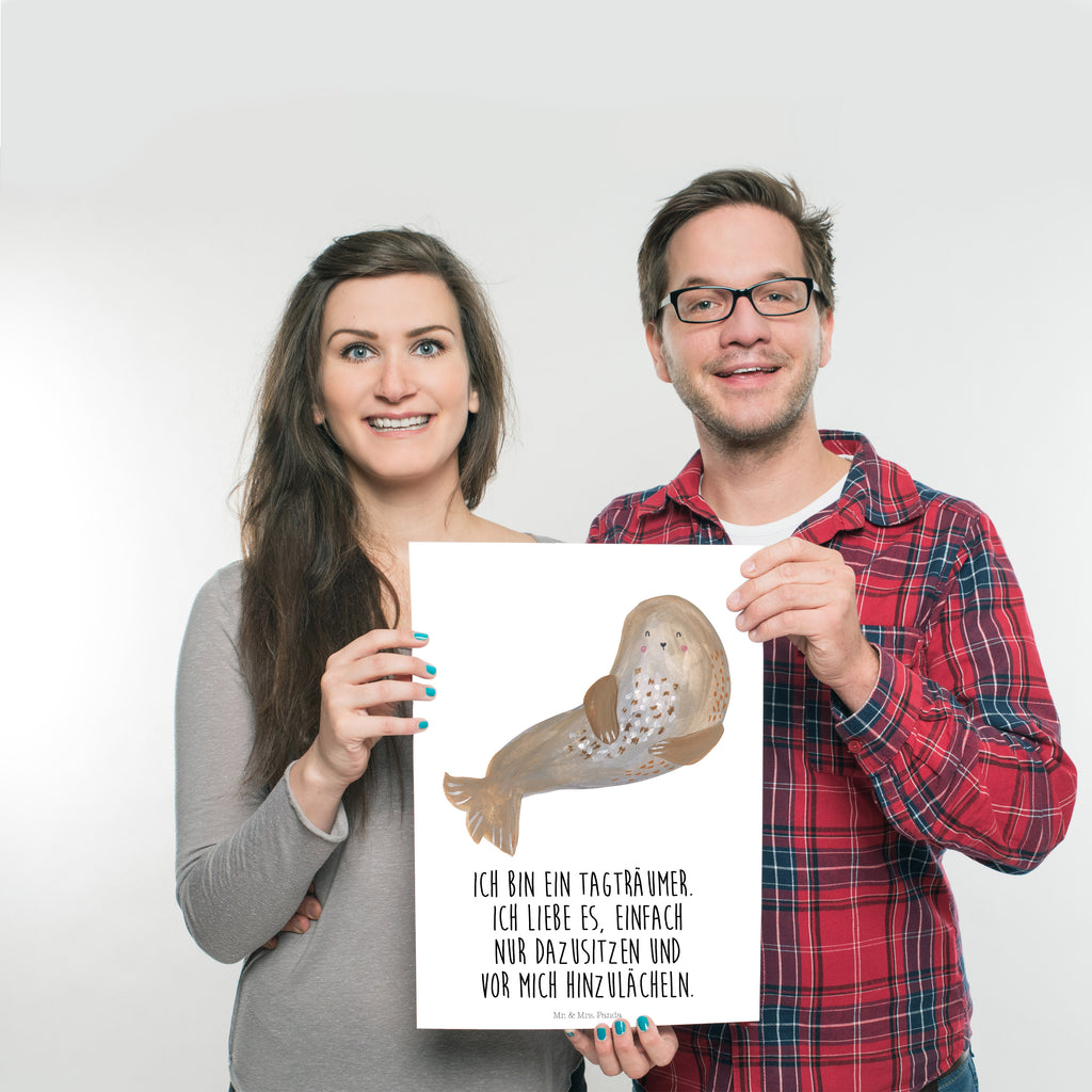 Poster Robbe lachend Poster, Wandposter, Bild, Wanddeko, Küchenposter, Kinderposter, Wanddeko Bild, Raumdekoration, Wanddekoration, Handgemaltes Poster, Mr. & Mrs. Panda Poster, Designposter, Kunstdruck, Posterdruck, Tiermotive, Gute Laune, lustige Sprüche, Tiere, Robbe, Robben, Seehund, Strand, Meerestier, Ostsee, Nordsee