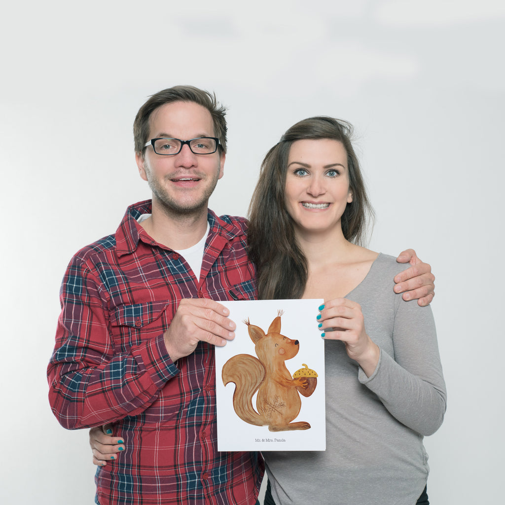 Poster Eichhörnchen Weihnachtszeit Poster, Wandposter, Bild, Wanddeko, Küchenposter, Kinderposter, Wanddeko Bild, Raumdekoration, Wanddekoration, Handgemaltes Poster, Mr. & Mrs. Panda Poster, Designposter, Kunstdruck, Posterdruck, Winter, Weihnachten, Weihnachtsdeko, Nikolaus, Advent, Heiligabend, Wintermotiv, Frohe Weihnachten, Frohes neues Jahr, Guten Rutsch, Weihnachtsmotiv, Weihnachtsgruß, Neujahr, Vogel