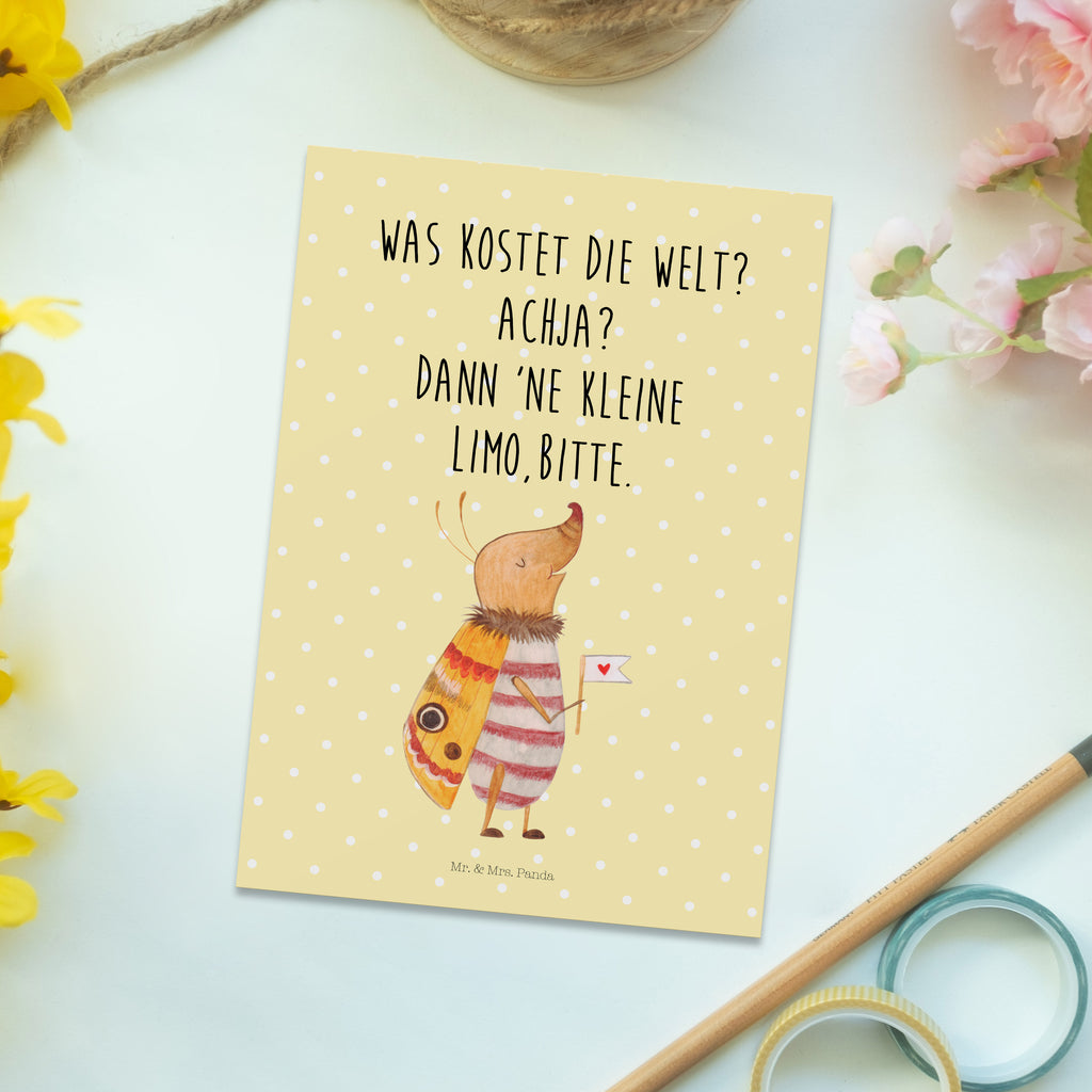 Postkarte Nachtfalter mit Fähnchen Geschenkkarte, Grußkarte, Karte, Einladung, Ansichtskarte, Geburtstagskarte, Einladungskarte, Dankeskarte, Tiermotive, Gute Laune, lustige Sprüche, Tiere, Nachtfalter, Käfer, Spruch lustig, Spruch witzig, süß, niedlich, Küche Deko, Was kostet die Welt
