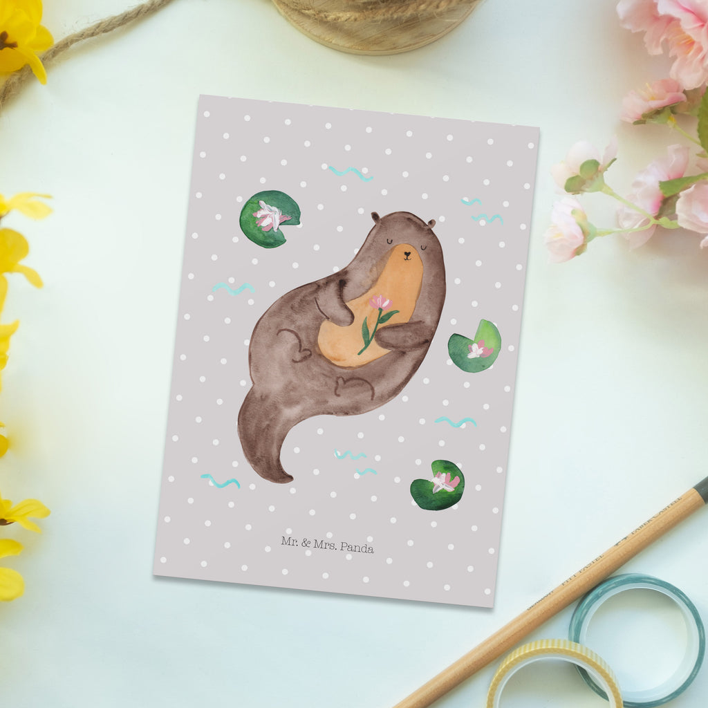 Postkarte Otter mit Seerose Geschenkkarte, Grußkarte, Karte, Einladung, Ansichtskarte, Geburtstagskarte, Einladungskarte, Otter, Fischotter, Seeotter, Otter Seeotter See Otter