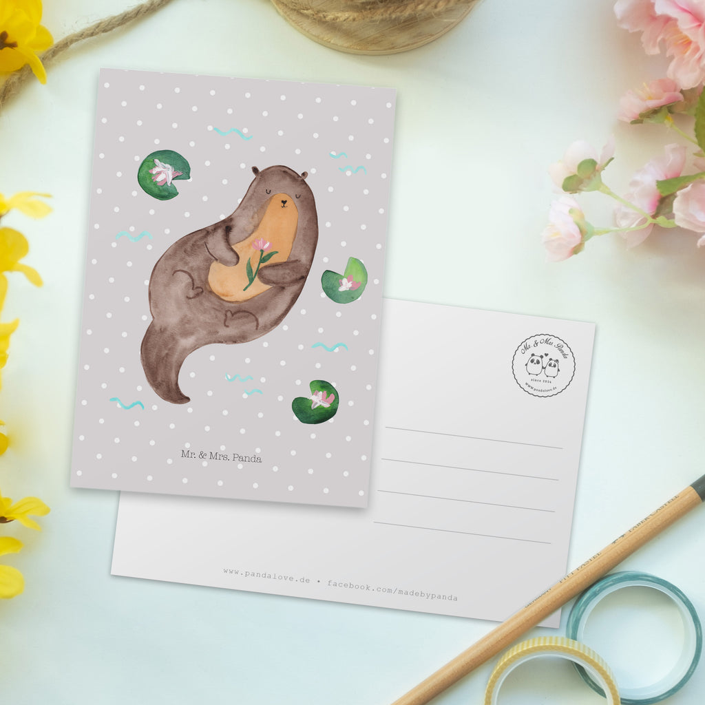 Postkarte Otter mit Seerose Geschenkkarte, Grußkarte, Karte, Einladung, Ansichtskarte, Geburtstagskarte, Einladungskarte, Otter, Fischotter, Seeotter, Otter Seeotter See Otter