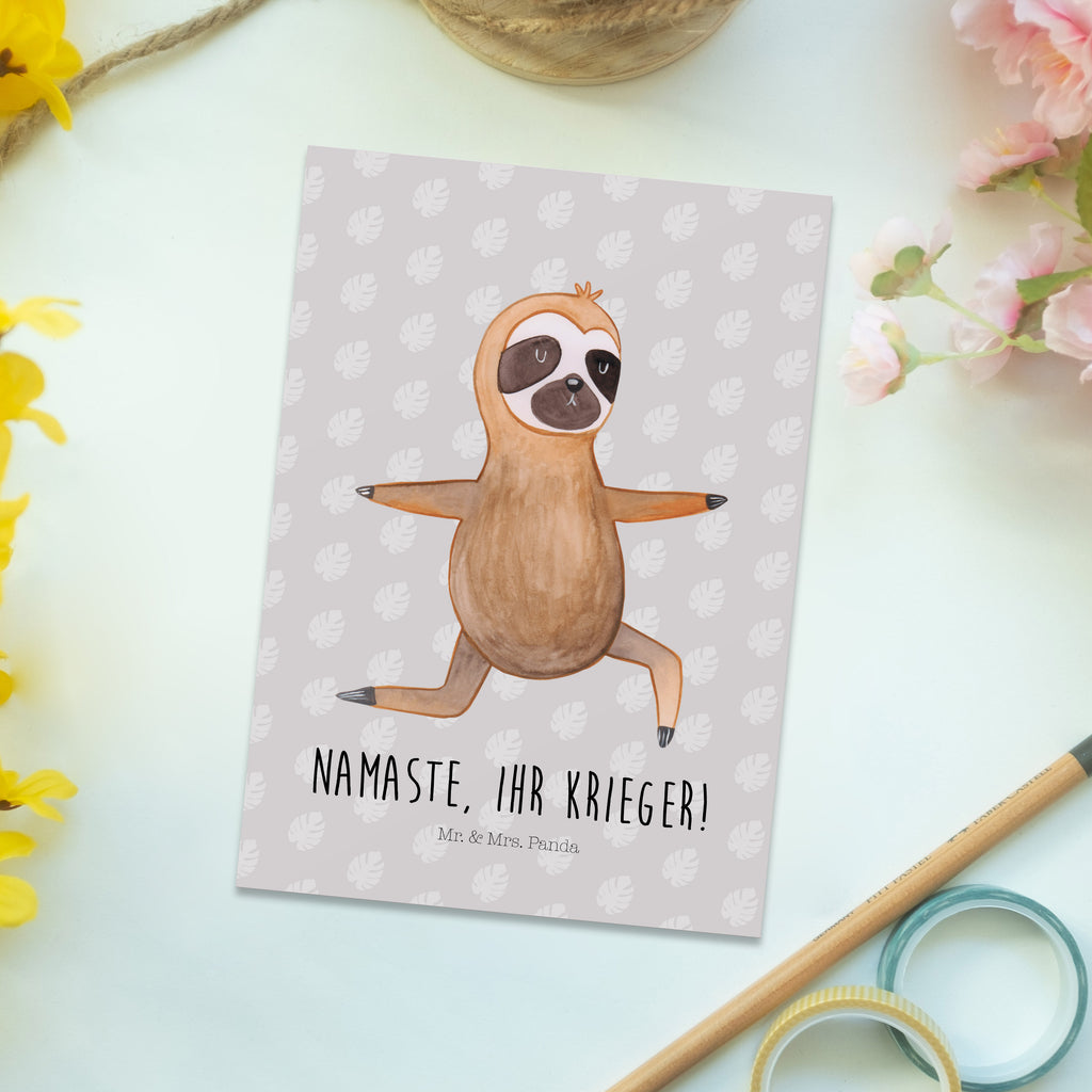 Postkarte Faultier  Yoga Geschenkkarte, Grußkarte, Karte, Einladung, Ansichtskarte, Geburtstagskarte, Einladungskarte, Dankeskarte, Faultier, Faultier Geschenk, Faultier Deko, Faultiere, faul, Lieblingstier, Yoga, Namaste, Krieger, Yogaübungen, Meditation, Atmung, Gelassenheit, Entspannung