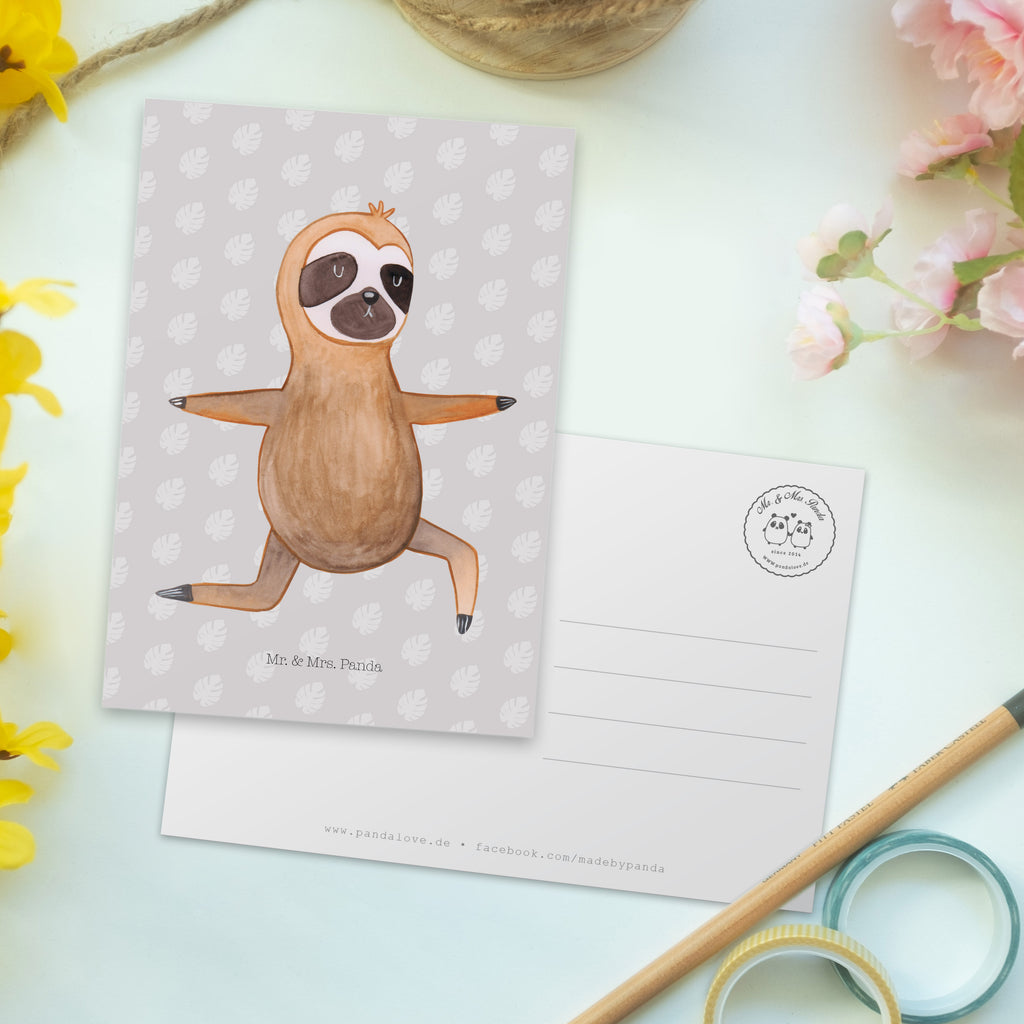 Postkarte Faultier  Yoga Geschenkkarte, Grußkarte, Karte, Einladung, Ansichtskarte, Geburtstagskarte, Einladungskarte, Dankeskarte, Faultier, Faultier Geschenk, Faultier Deko, Faultiere, faul, Lieblingstier, Yoga, Namaste, Krieger, Yogaübungen, Meditation, Atmung, Gelassenheit, Entspannung