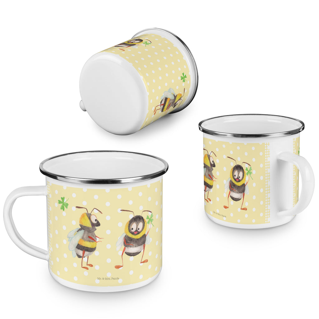 Camping Emaille Tasse Hummeln mit Kleeblatt Campingtasse, Trinkbecher, Metalltasse, Outdoor Tasse, Emaille Trinkbecher, Blechtasse Outdoor, Emaille Campingbecher, Edelstahl Trinkbecher, Metalltasse für Camping, Kaffee Blechtasse, Camping Tasse Metall, Tiermotive, Gute Laune, lustige Sprüche, Tiere, Hummel, Biene, Spruch positiv, Biene Deko, Spruch schön, glücklich sein, glücklich werden, Spruch fröhlich