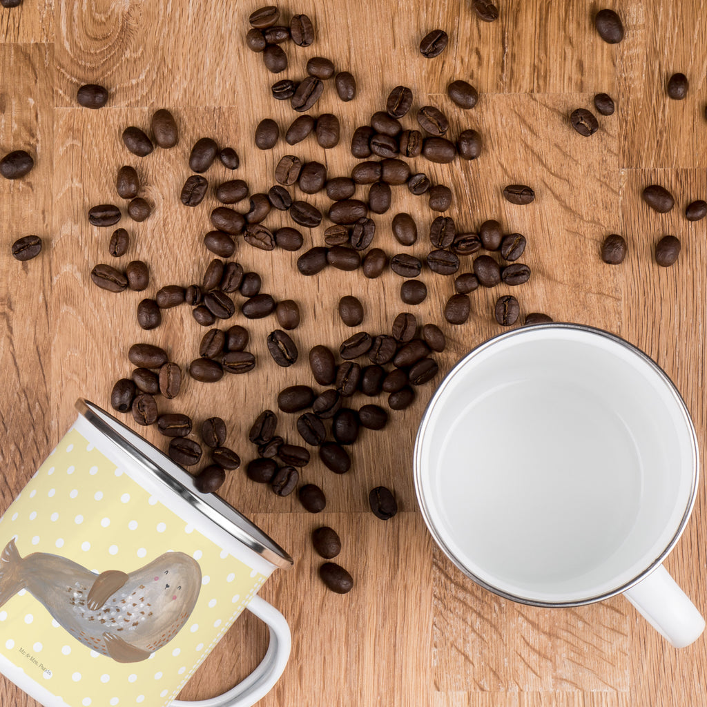 Camping Emaille Tasse Robbe lachend Campingtasse, Trinkbecher, Metalltasse, Outdoor Tasse, Emaille Trinkbecher, Blechtasse Outdoor, Emaille Campingbecher, Edelstahl Trinkbecher, Metalltasse für Camping, Kaffee Blechtasse, Camping Tasse Metall, Tiermotive, Gute Laune, lustige Sprüche, Tiere, Robbe, Robben, Seehund, Strand, Meerestier, Ostsee, Nordsee