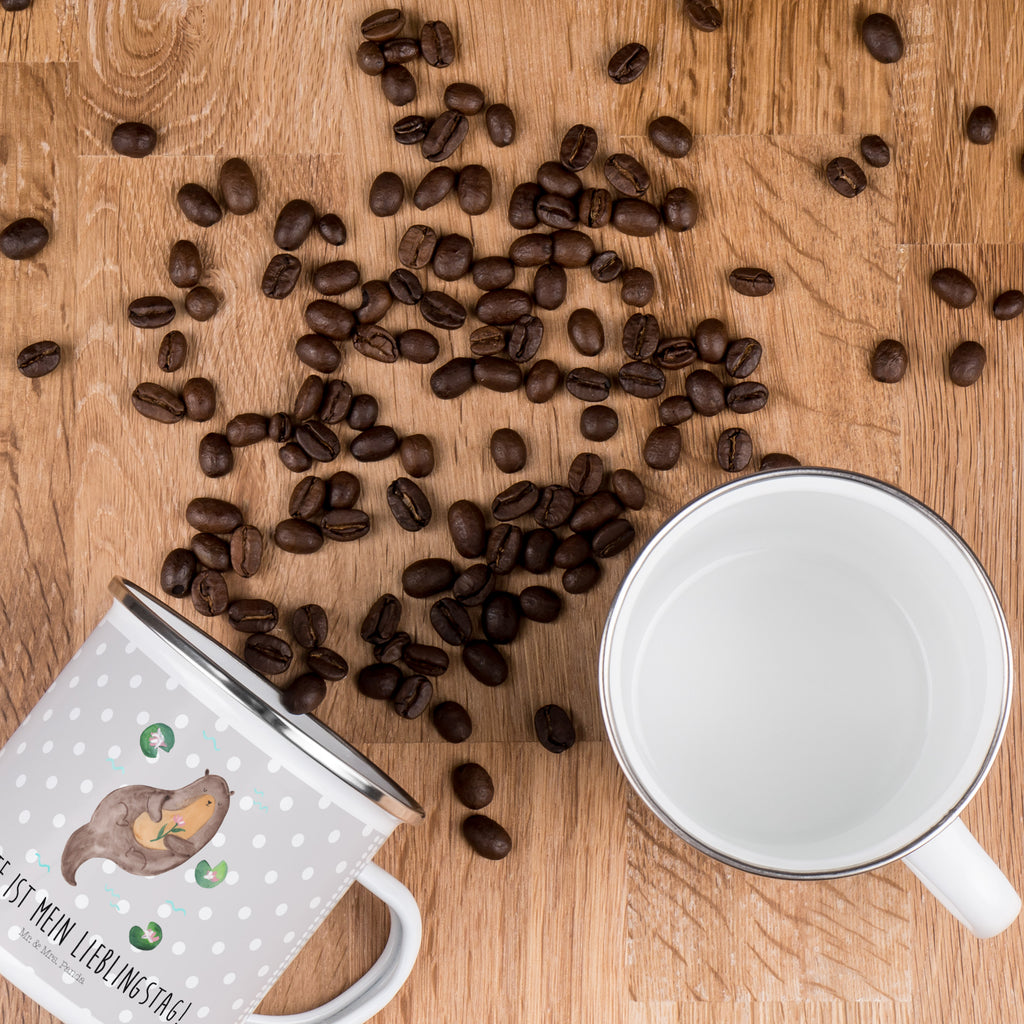 Camping Emaille Tasse Otter mit Seerose Campingtasse, Trinkbecher, Metalltasse, Outdoor Tasse, Emaille Trinkbecher, Blechtasse Outdoor, Emaille Campingbecher, Edelstahl Trinkbecher, Metalltasse für Camping, Kaffee Blechtasse, Camping Tasse Metall, Otter, Fischotter, Seeotter, Otter Seeotter See Otter
